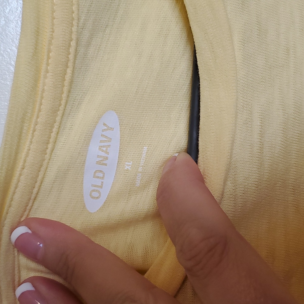 🌲 🟦 Old Navy Yellow Long Sleeve Tee with Palmtree Design NWOT - Picture 2 of 4